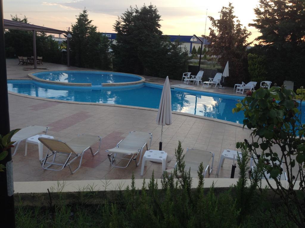 Achillio Hotel Komotiní Extérieur photo