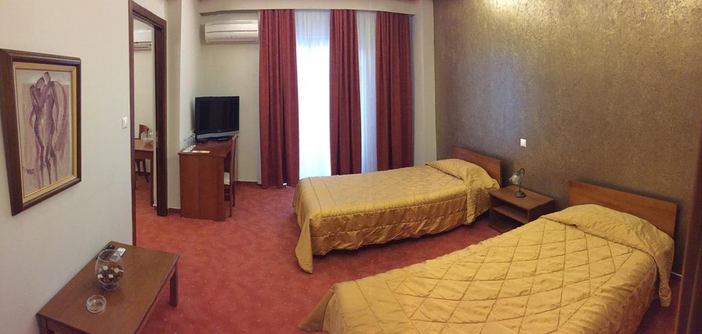 Achillio Hotel Komotiní Extérieur photo