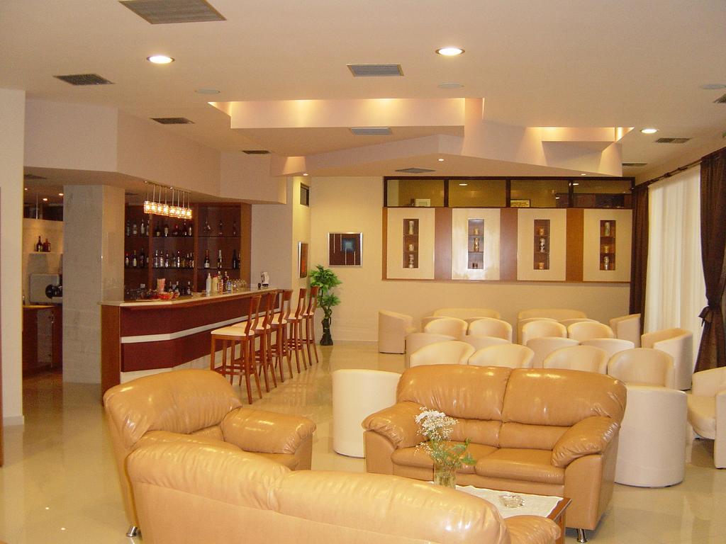 Achillio Hotel Komotiní Extérieur photo